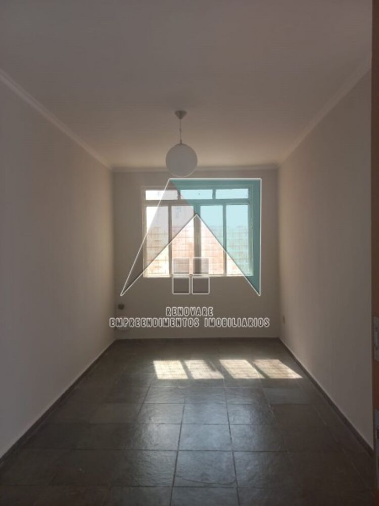 Casa à venda com 2 quartos, 109m² - Foto 2