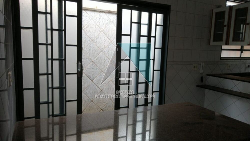 Casa à venda com 3 quartos, 132m² - Foto 2