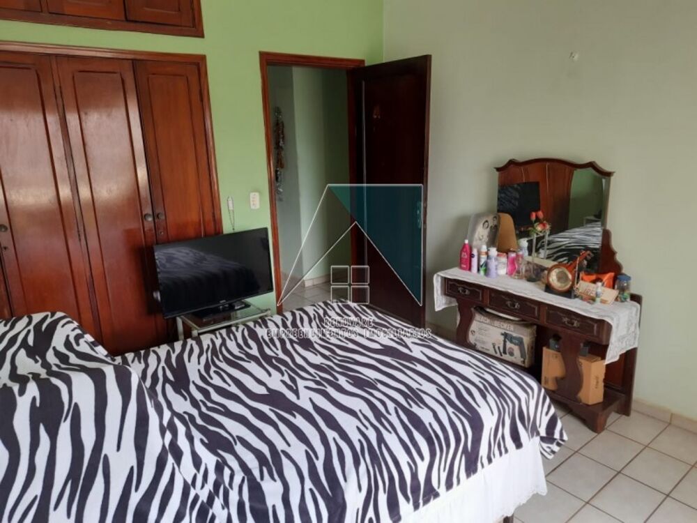 Casa à venda com 4 quartos, 170m² - Foto 11