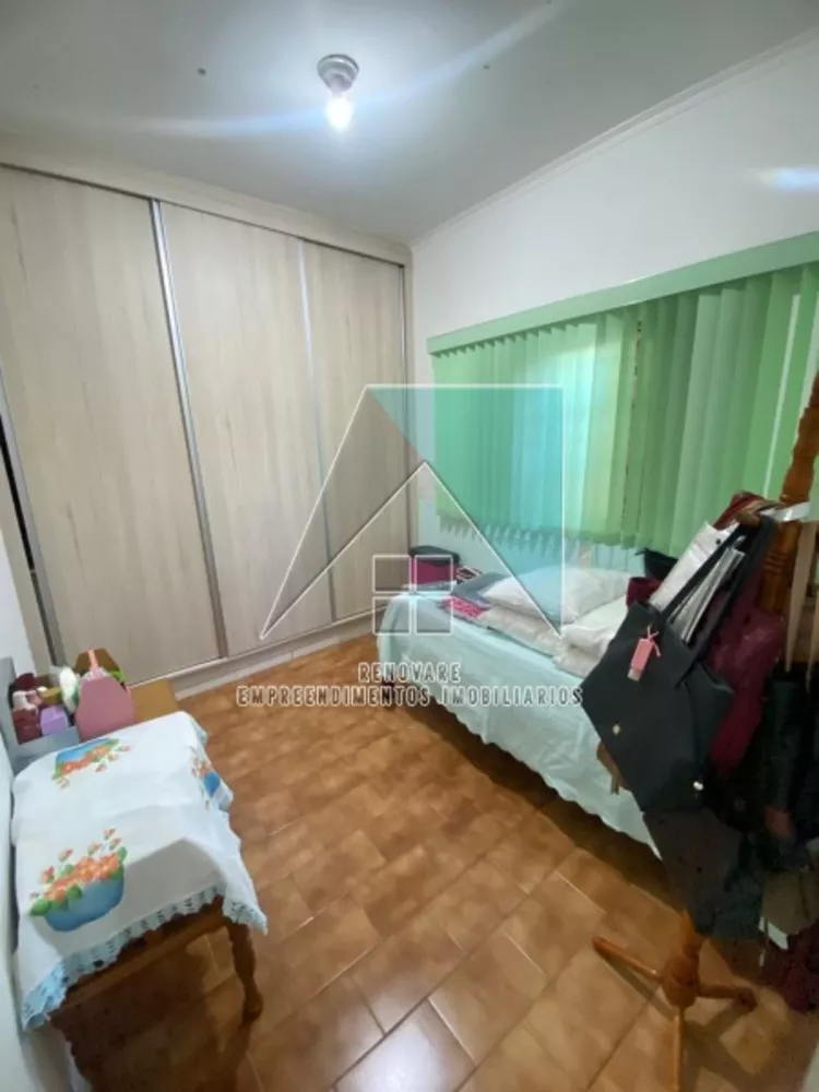 Casa à venda com 3 quartos, 181m² - Foto 1