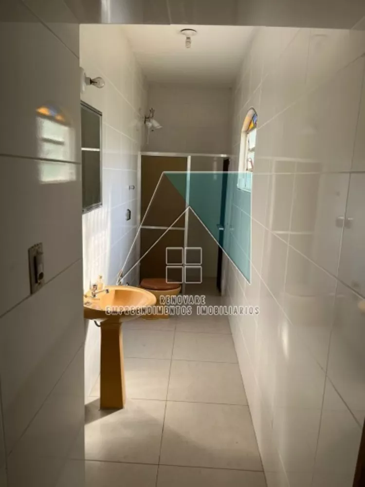 Casa para alugar com 3 quartos, 206m² - Foto 3