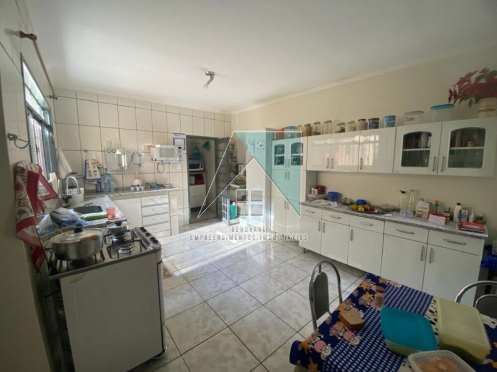 Casa à venda com 5 quartos, 223m² - Foto 2