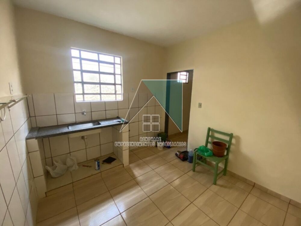 Casa à venda com 5 quartos, 223m² - Foto 4