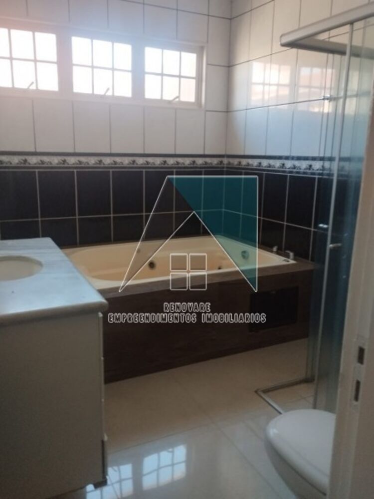 Casa à venda e aluguel com 4 quartos, 383m² - Foto 3