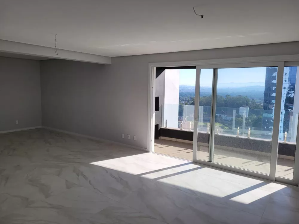 Apartamento à venda com 3 quartos, 185m² - Foto 3