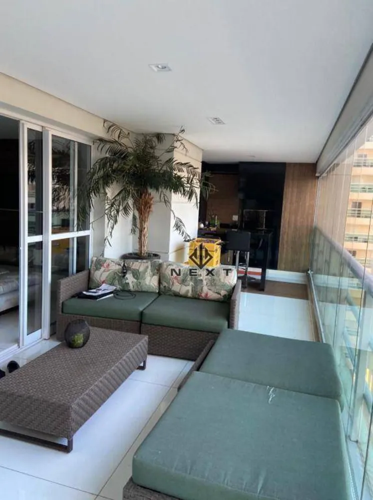 Apartamento, 3 quartos, 202 m² - Foto 1