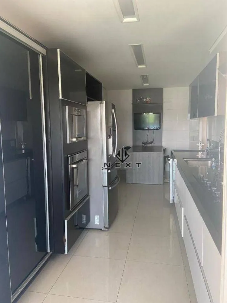 Apartamento, 3 quartos, 202 m² - Foto 2