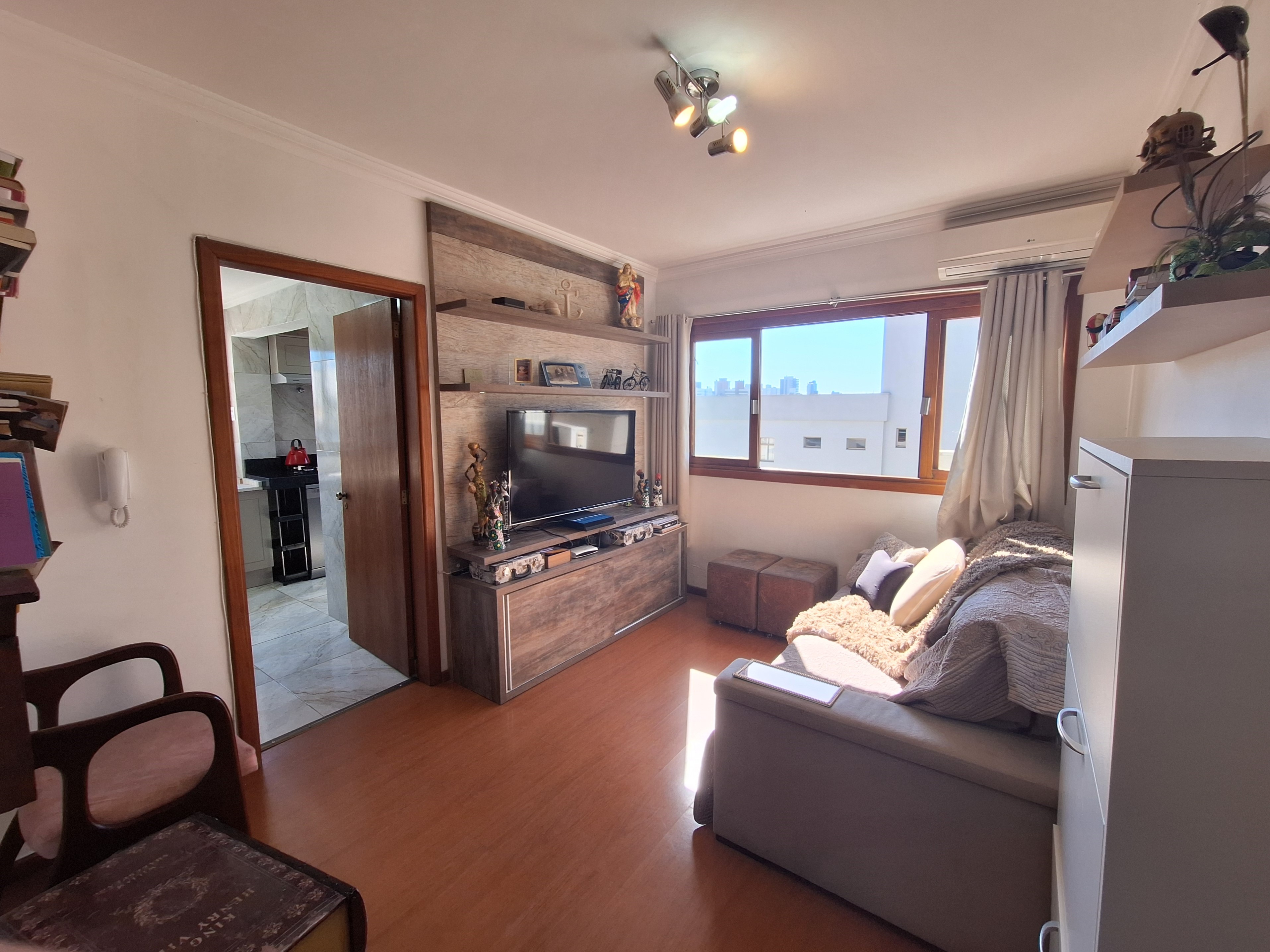 Apartamento à venda com 2 quartos, 76m² - Foto 4