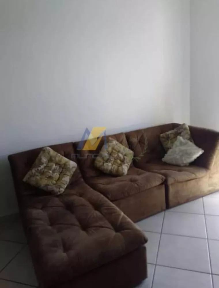 Apartamento à venda com 3 quartos, 70m² - Foto 2