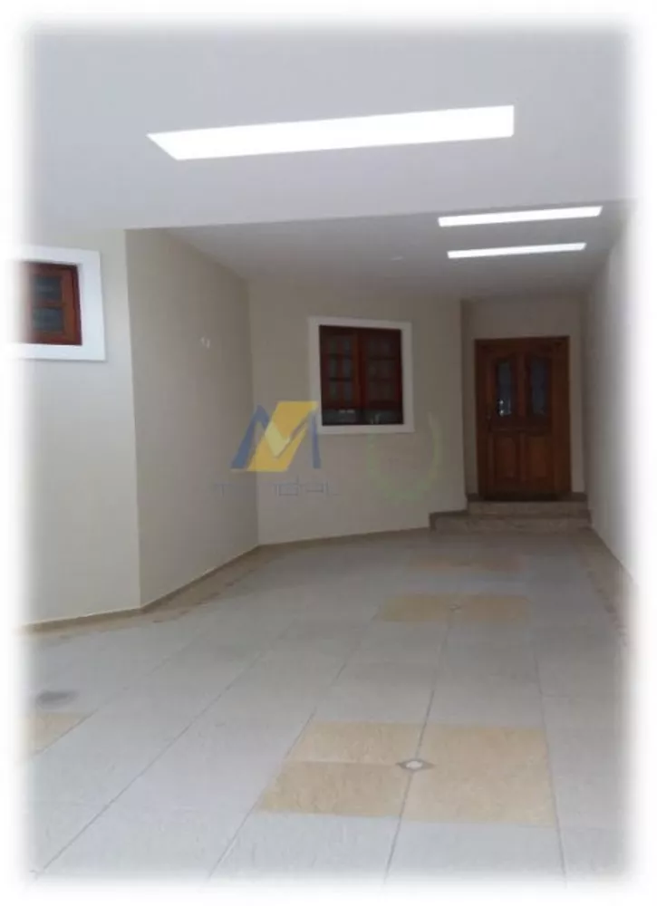 Casa à venda com 3 quartos, 230m² - Foto 3