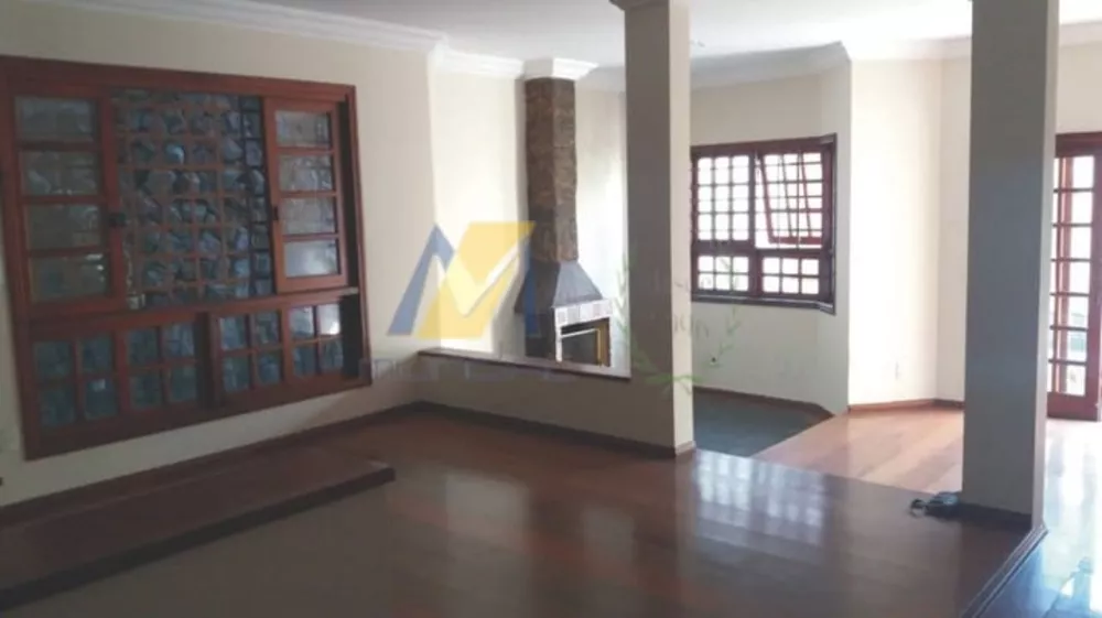 Casa à venda com 3 quartos, 230m² - Foto 4