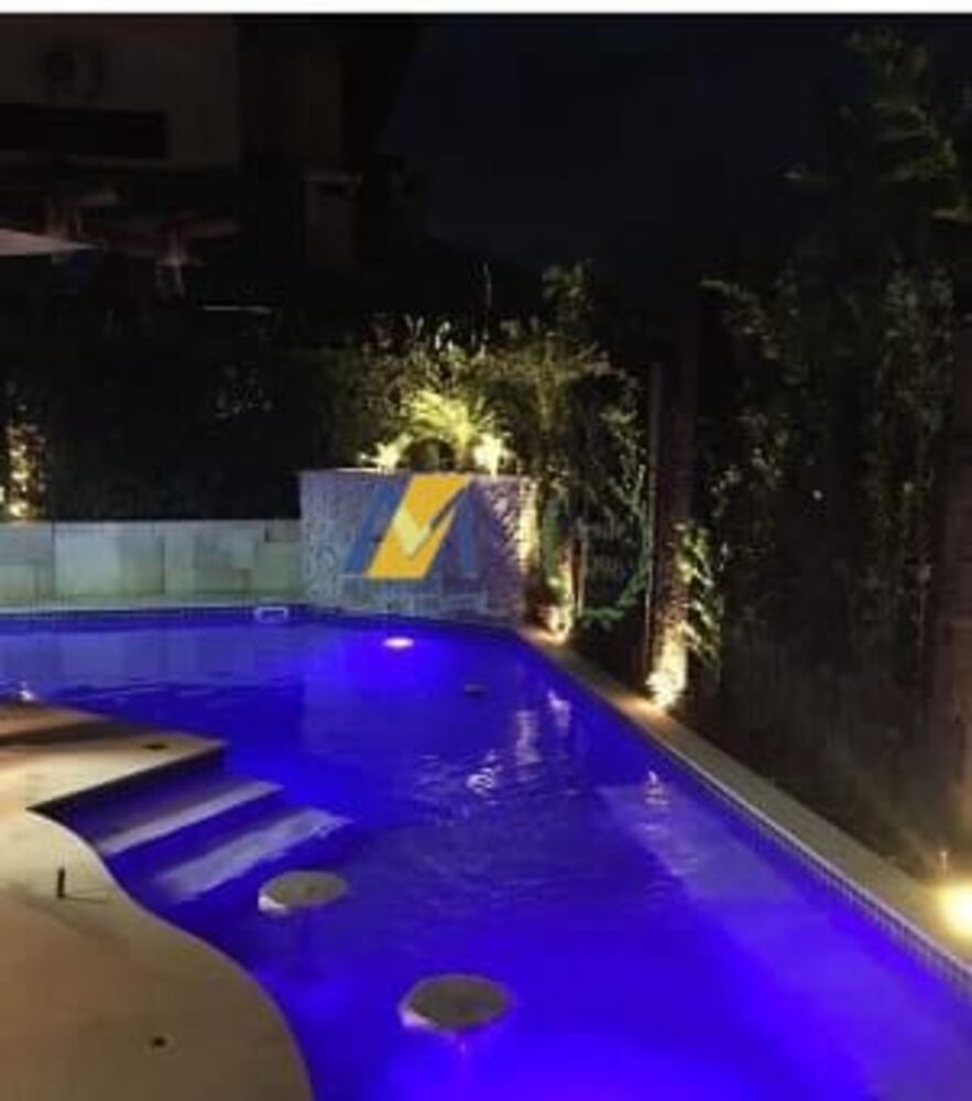 Casa à venda com 4 quartos, 320m² - Foto 4