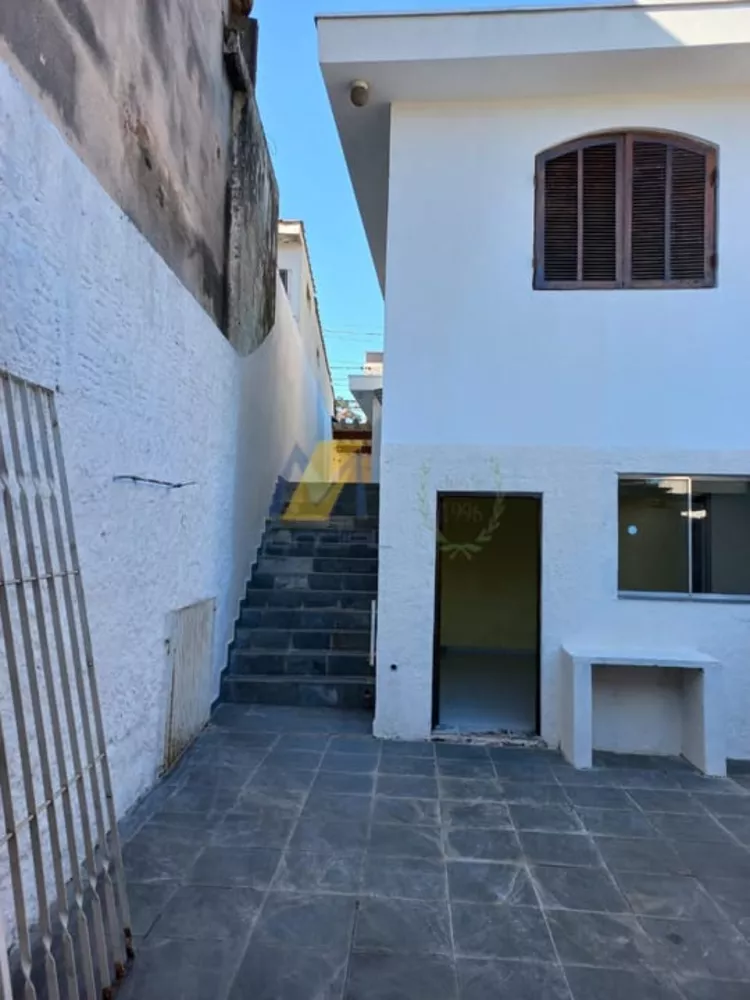 Casa à venda com 3 quartos, 240m² - Foto 9