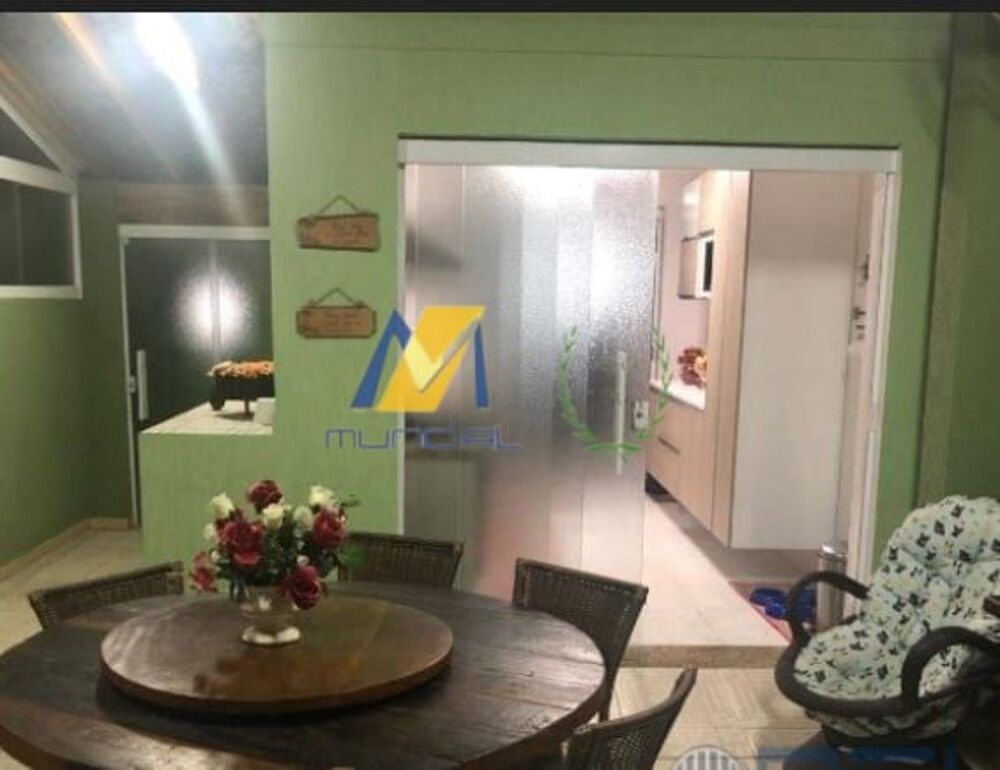 Casa, 3 quartos, 240 m² - Foto 1