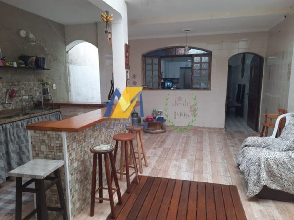 Casa, 3 quartos, 250 m² - Foto 1