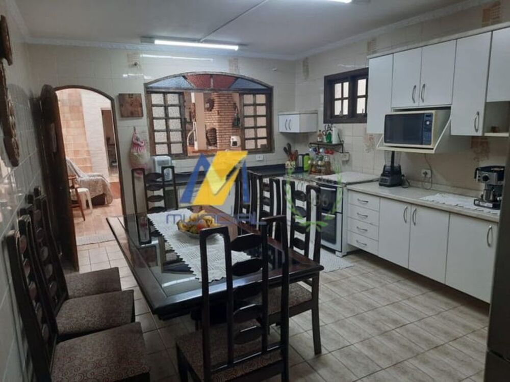 Casa, 3 quartos, 250 m² - Foto 2