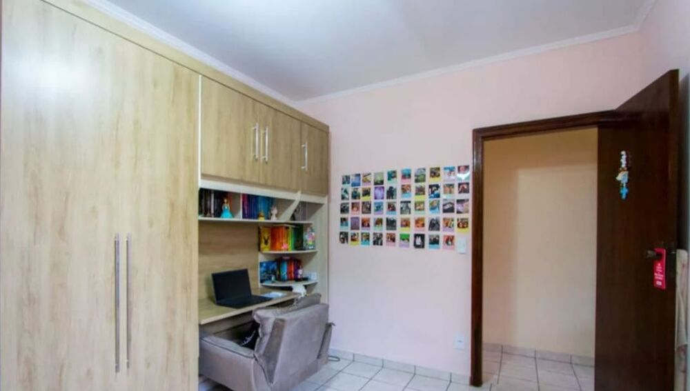 Casa, 3 quartos, 218 m² - Foto 2