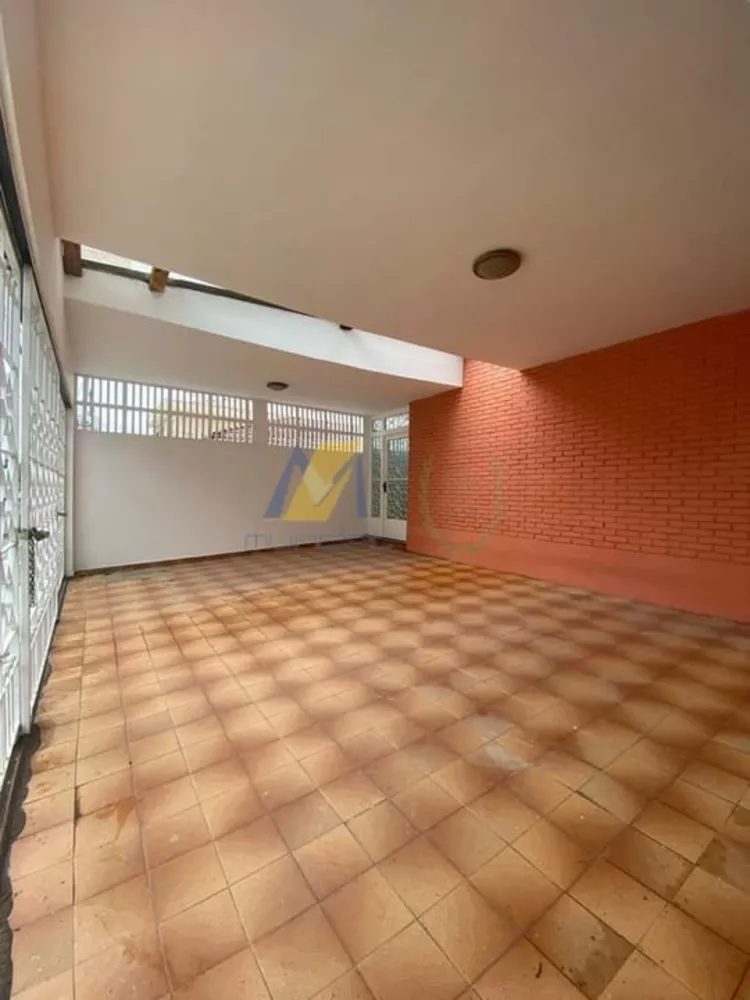 Casa à venda com 4 quartos, 217m² - Foto 3