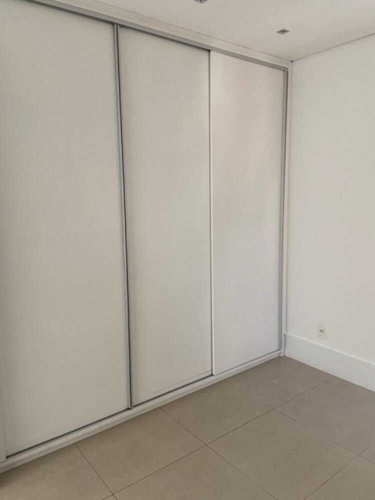 Apartamento à venda com 3 quartos, 228m² - Foto 13