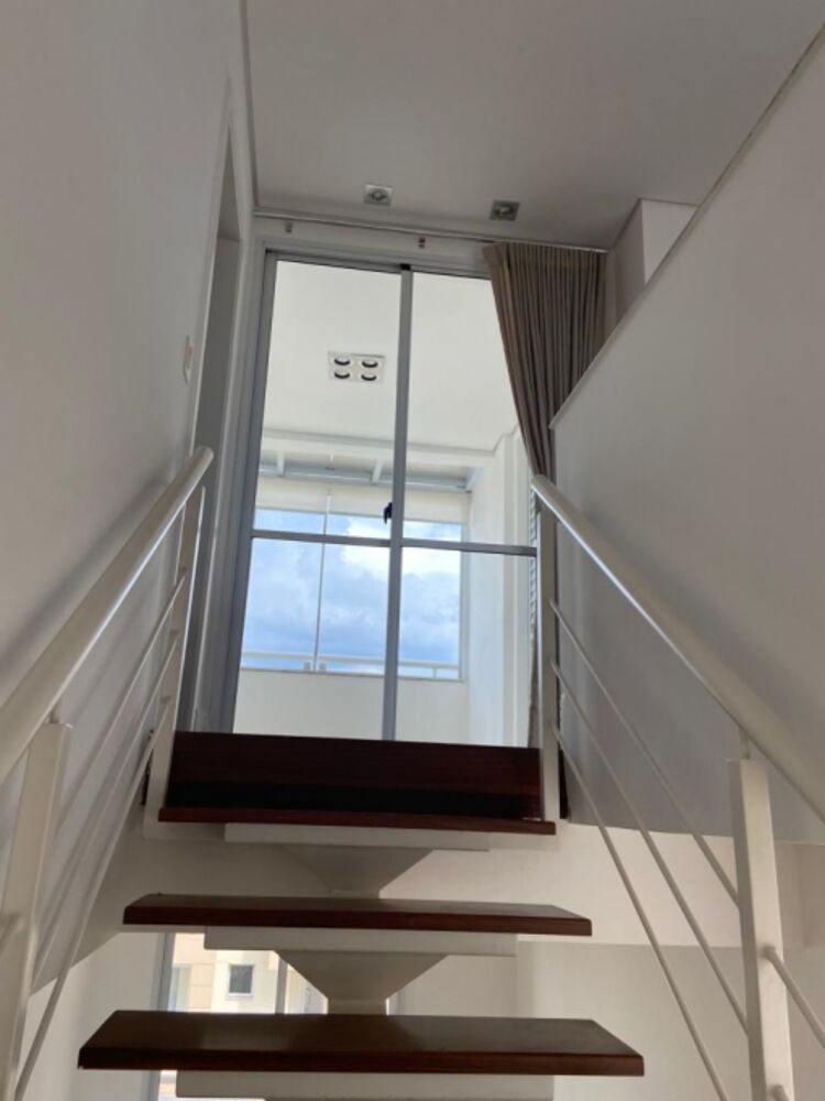 Apartamento à venda com 3 quartos, 228m² - Foto 4