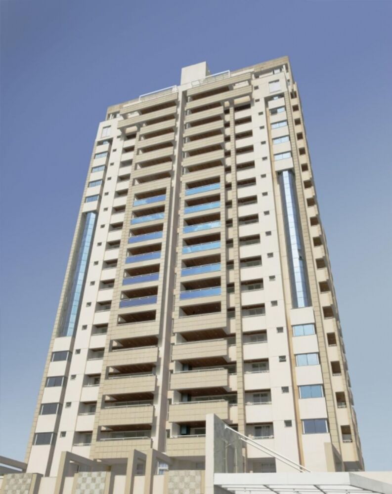 Apartamento à venda com 3 quartos, 228m² - Foto 1