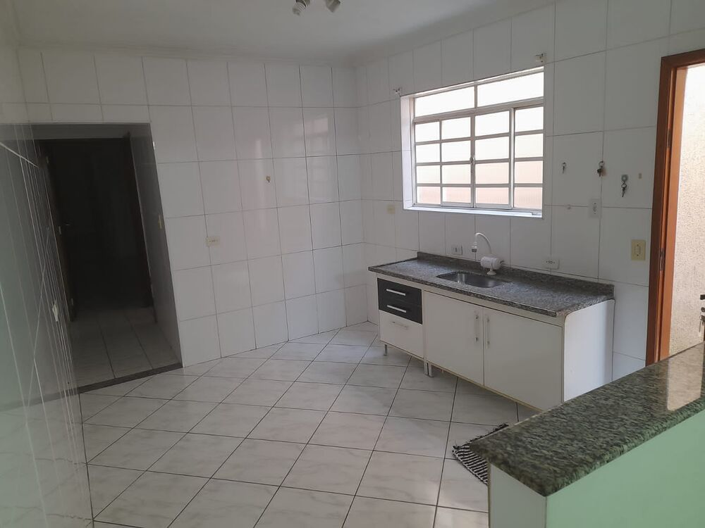 Casa, 3 quartos, 201 m² - Foto 2