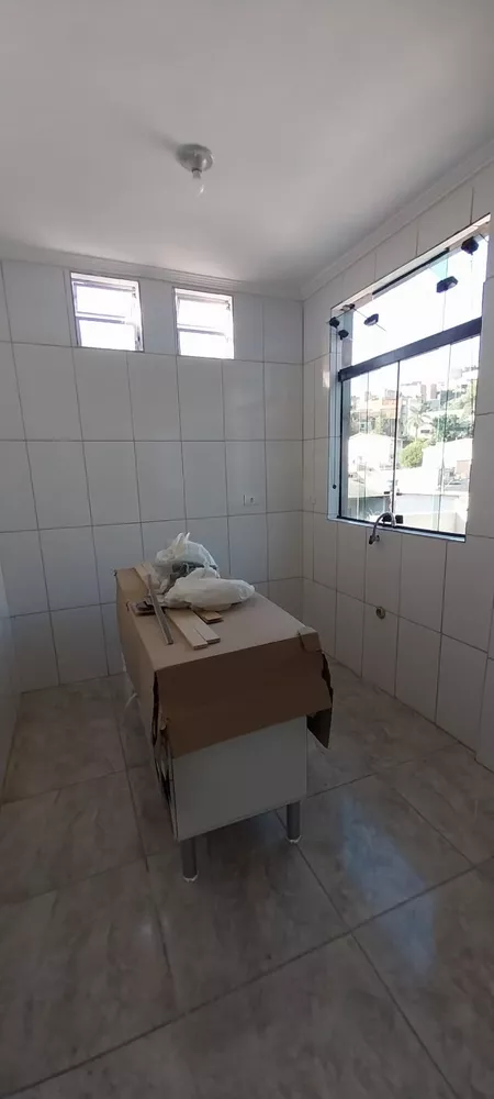 Casa para alugar com 3 quartos, 90m² - Foto 4