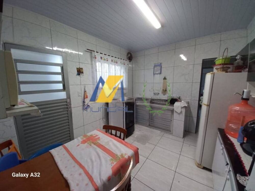 Casa à venda com 2 quartos, 150m² - Foto 4
