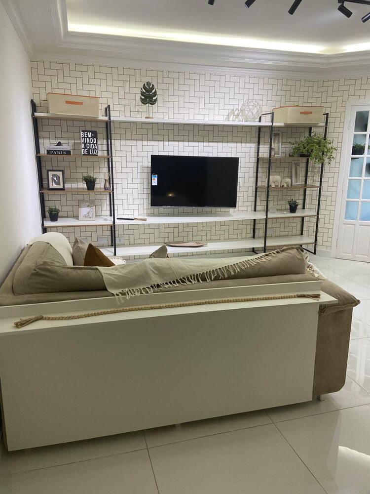 Casa à venda com 2 quartos, 100m² - Foto 1