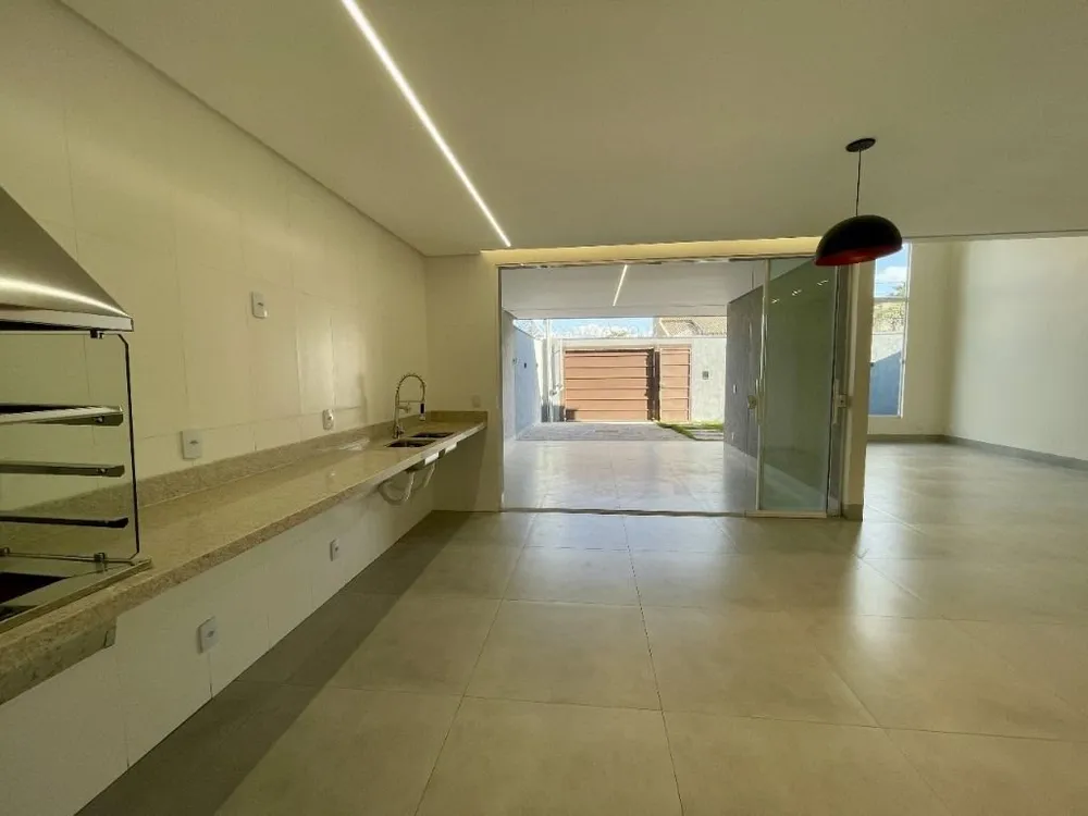 Casa, 3 quartos, 131 m² - Foto 2