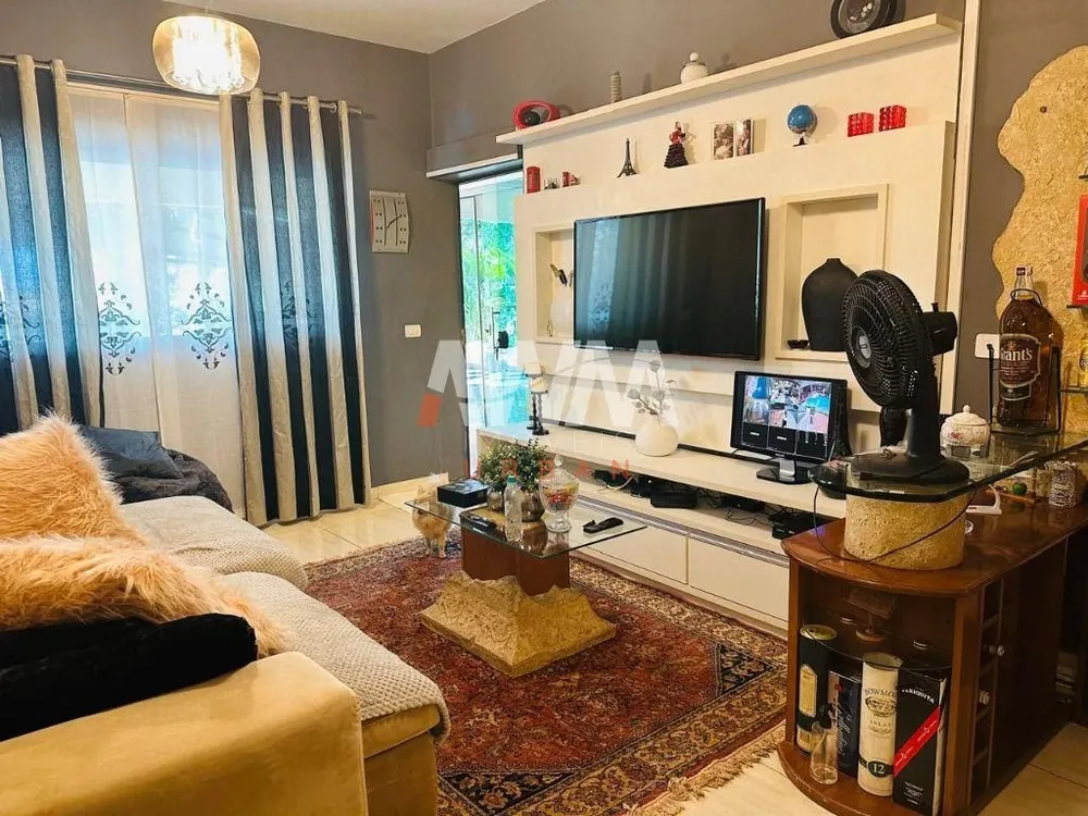 Chácara, 4 quartos, 1513 m² - Foto 1