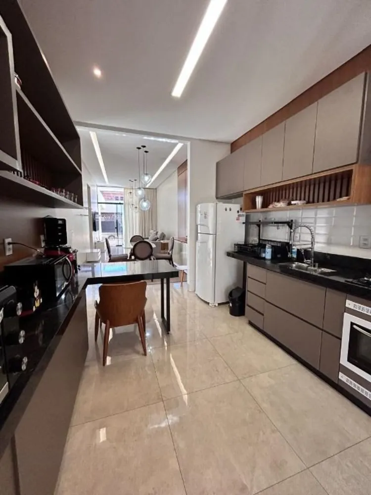 Casa, 3 quartos, 172 m² - Foto 1