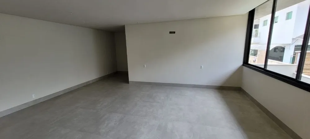 Sobrado, 5 quartos, 304 m² - Foto 1