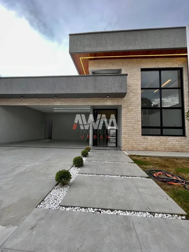 Casa, 3 quartos, 215 m² - Foto 1