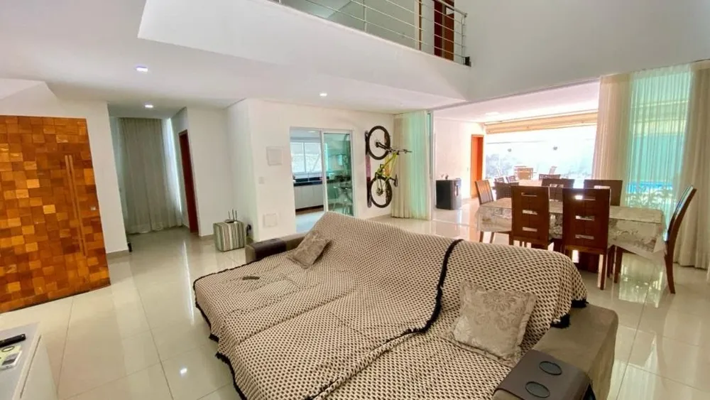Sobrado, 3 quartos, 252 m² - Foto 1