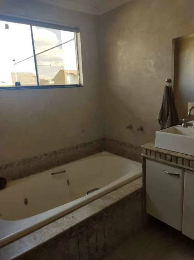 Sobrado, 4 quartos, 309 m² - Foto 2