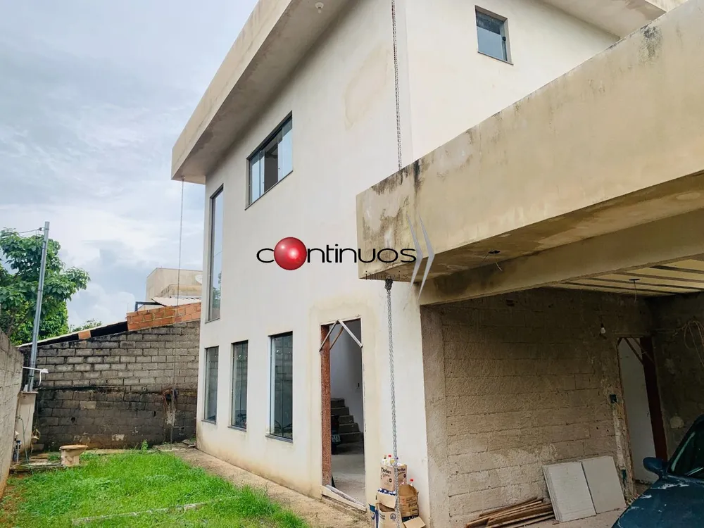 Casa, 3 quartos, 212 m² - Foto 1
