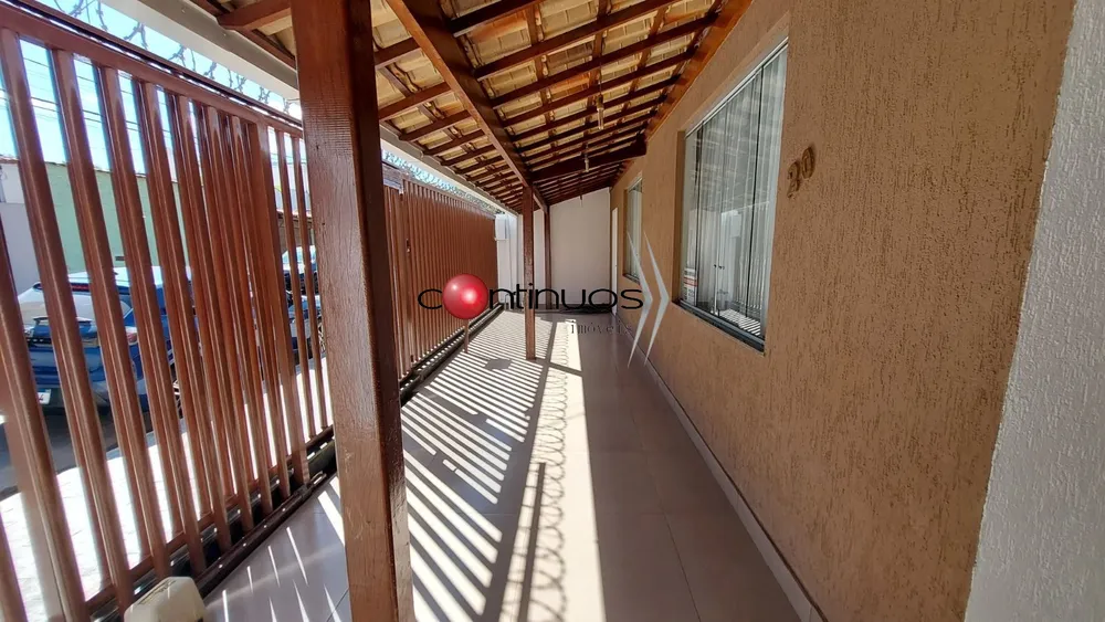 Casa, 3 quartos, 232 m² - Foto 2