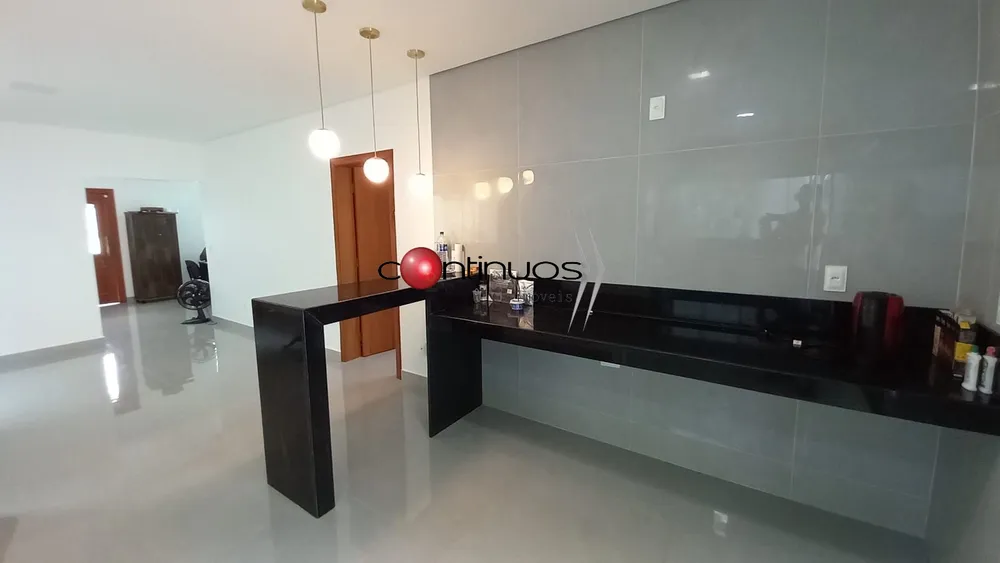 Casa, 3 quartos, 206 m² - Foto 4