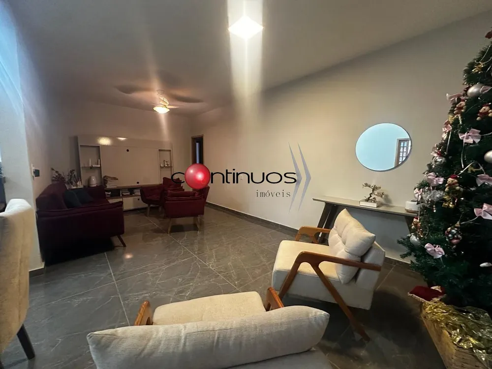 Casa, 4 quartos, 218 m² - Foto 3