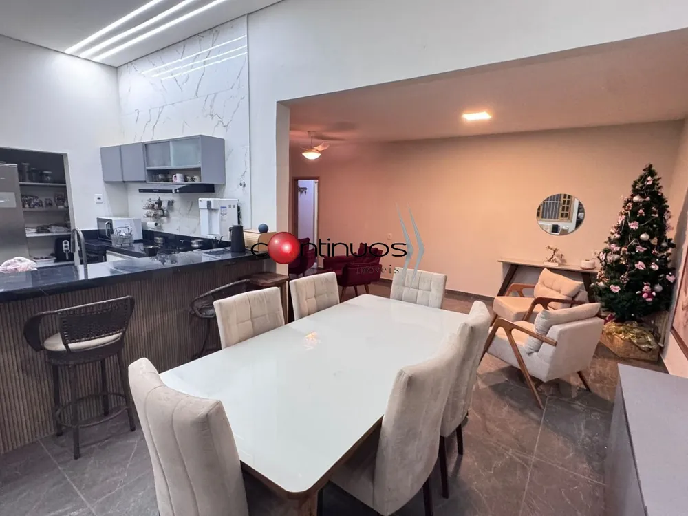 Casa, 4 quartos, 218 m² - Foto 4