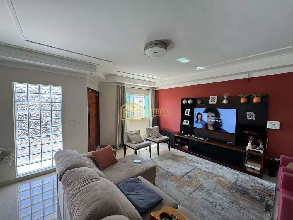 Sobrado, 3 quartos, 285 m² - Foto 1