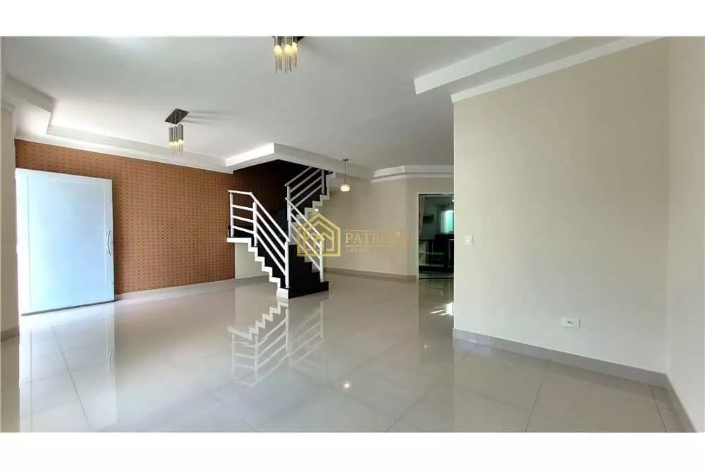 Sobrado, 3 quartos, 256 m² - Foto 2