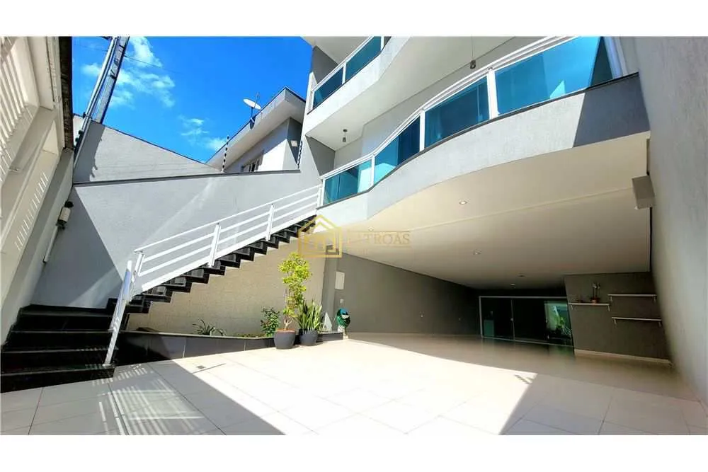 Sobrado, 3 quartos, 256 m² - Foto 1