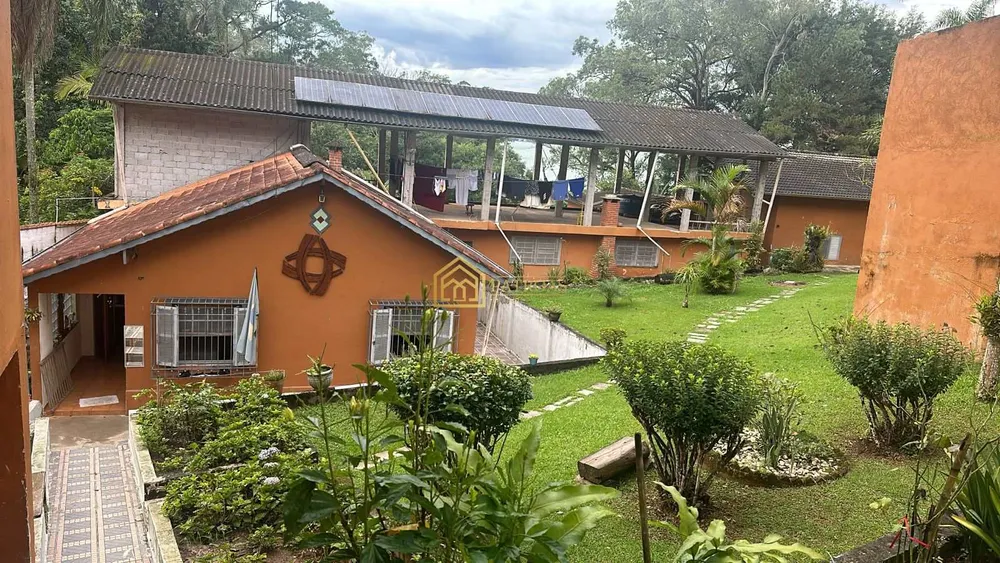 Chácara, 4 quartos, 1616 m² - Foto 1