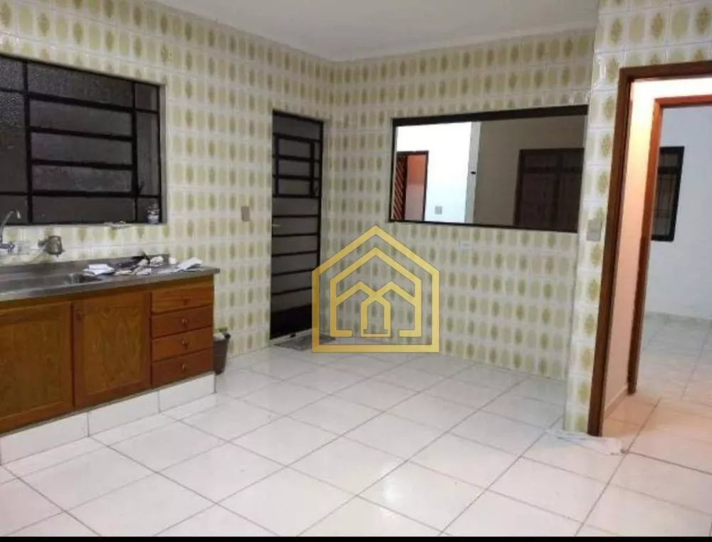 Sobrado à venda com 3 quartos, 500m² - Foto 1