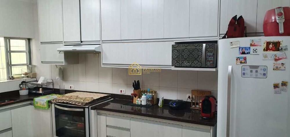 Casa à venda com 3 quartos, 194m² - Foto 4