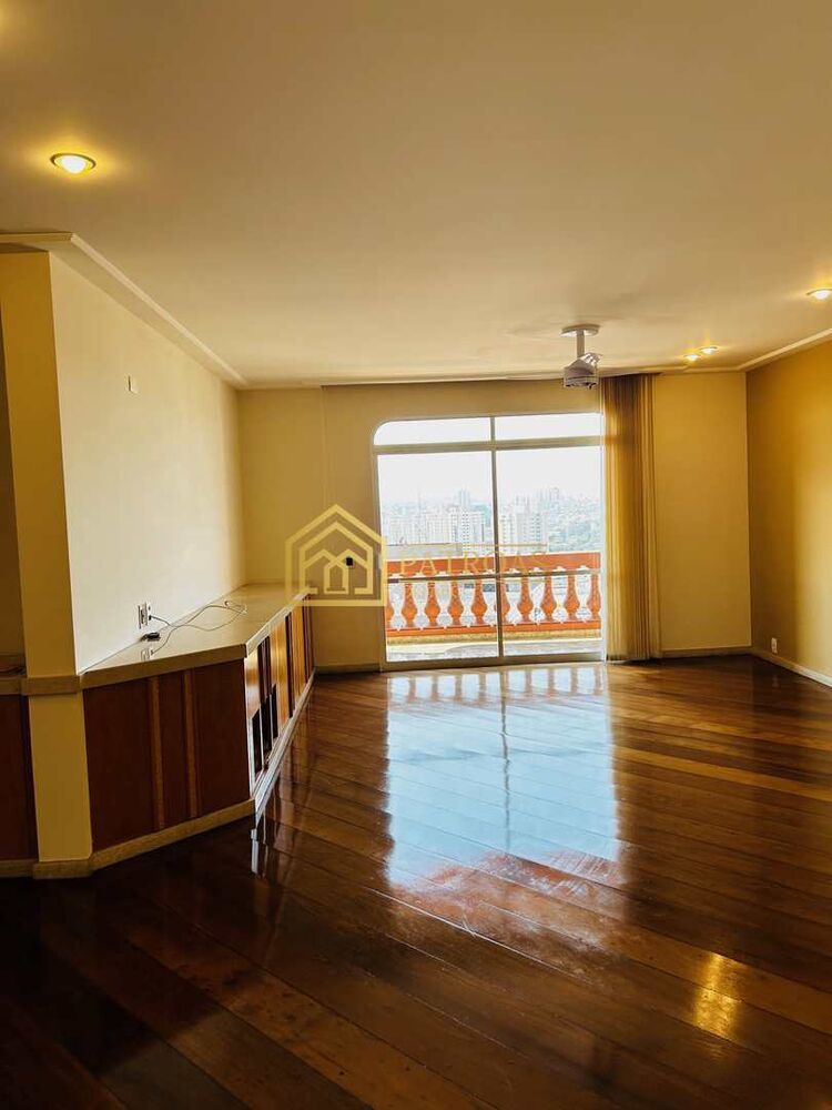 Apartamento à venda com 3 quartos, 200m² - Foto 1