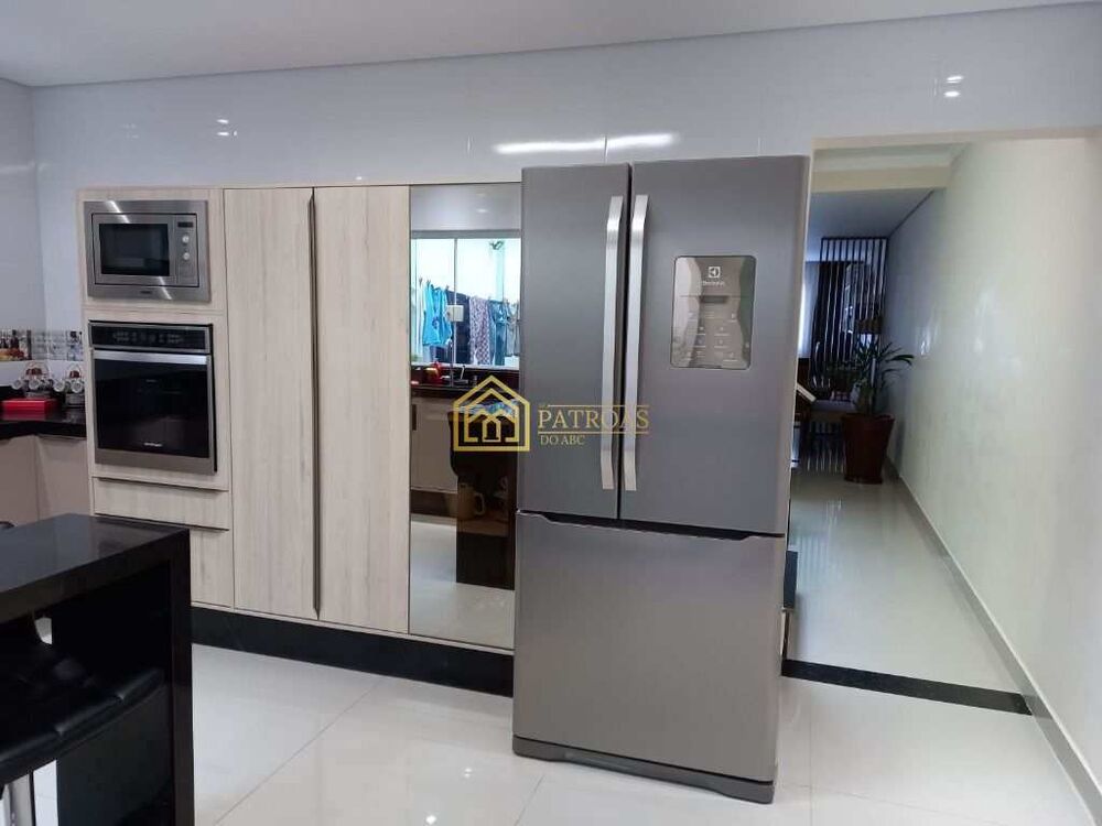 Sobrado, 3 quartos, 230 m² - Foto 1