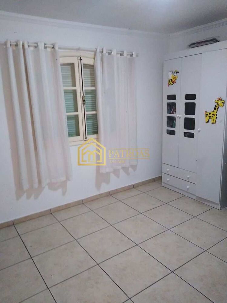 Sobrado, 3 quartos, 242 m² - Foto 2